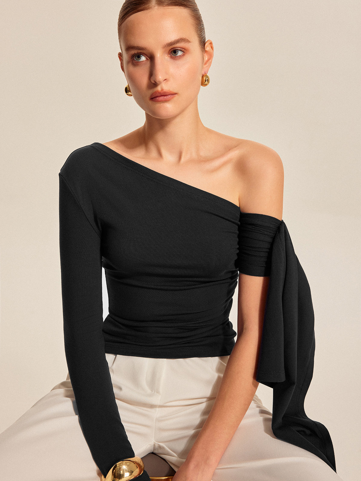 Asimetrik Dökümlü Kollu Bluz