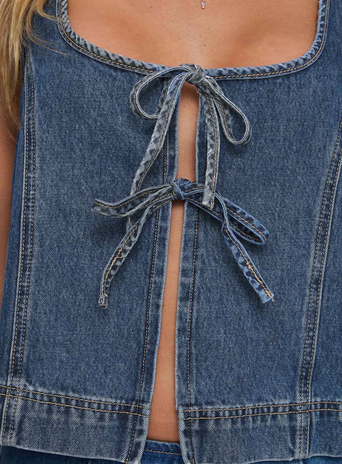 Stefenie Orta Yıkama Denim Üst