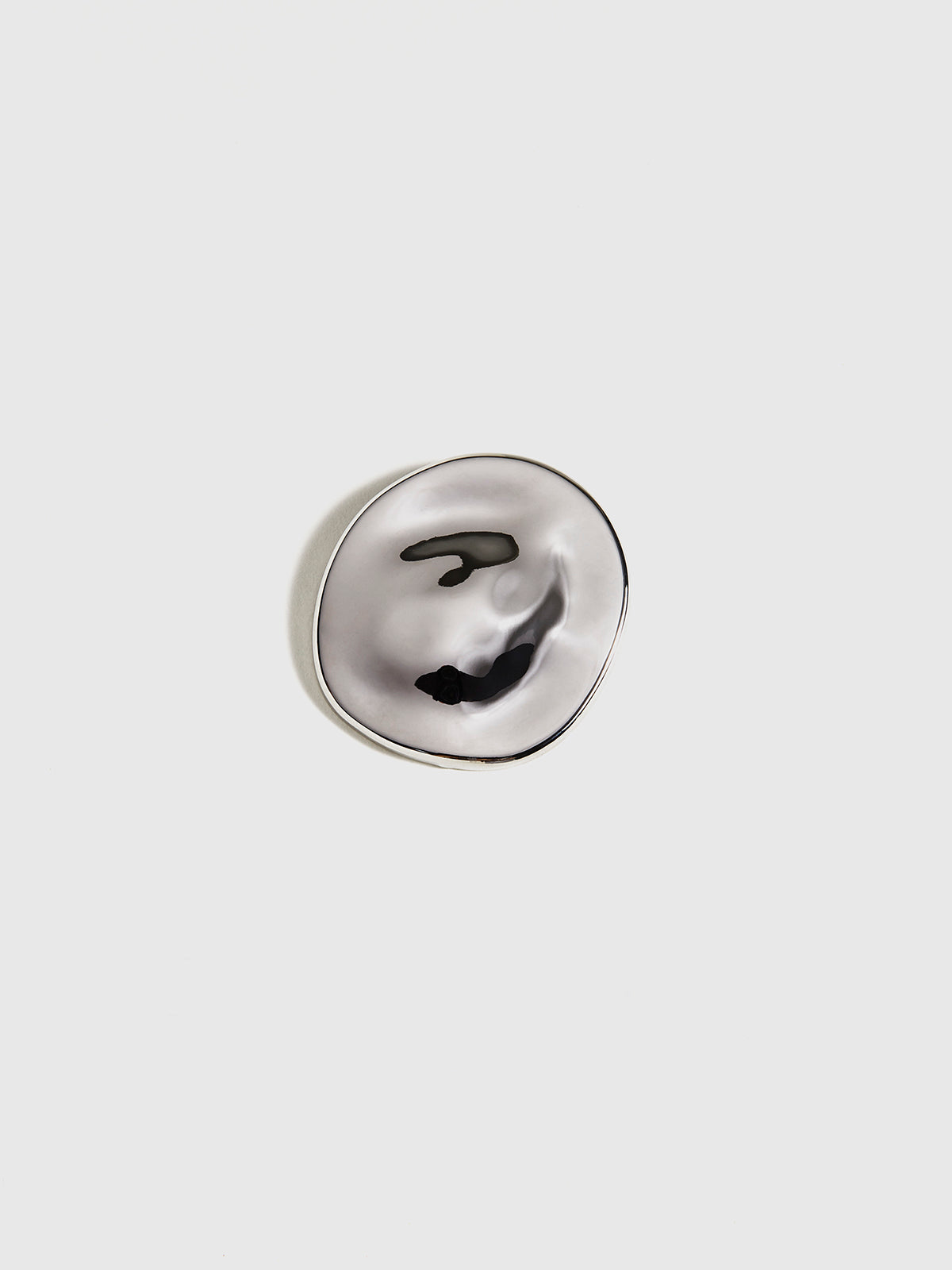 Minimalist, Akıcı, Düzensiz Broş