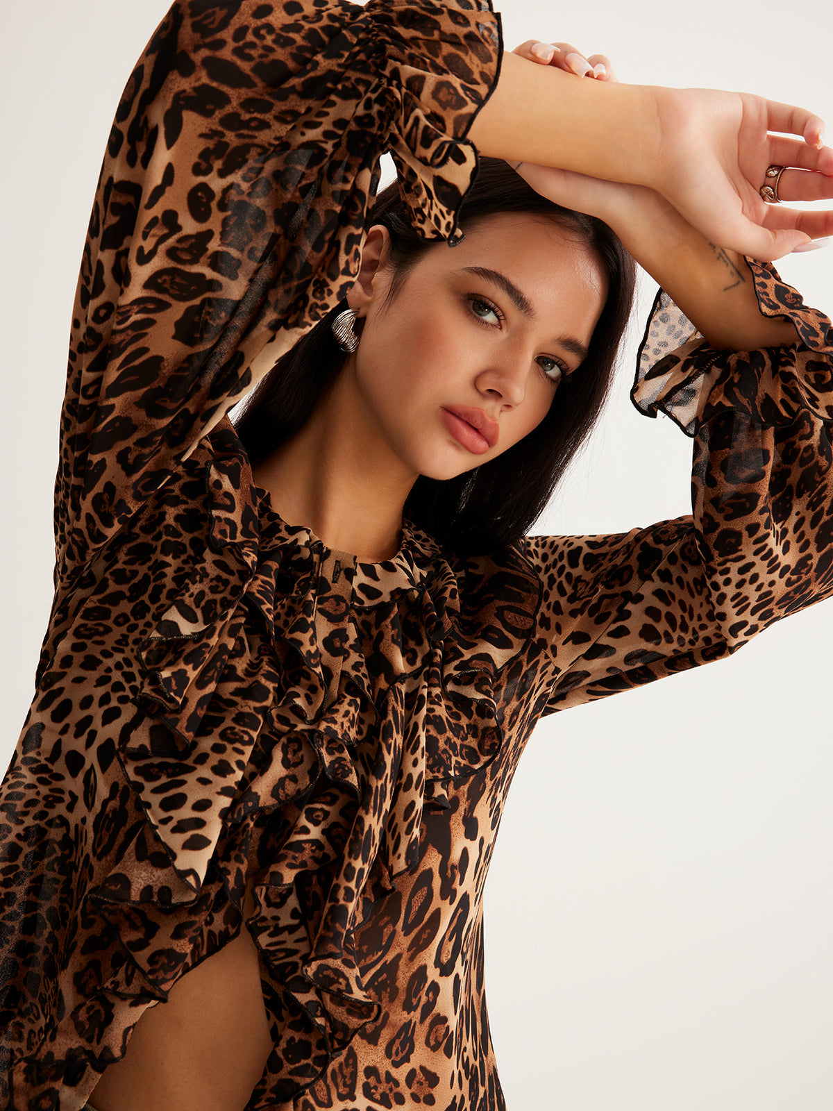 Leopar Desenli Fırfırlı Bluz