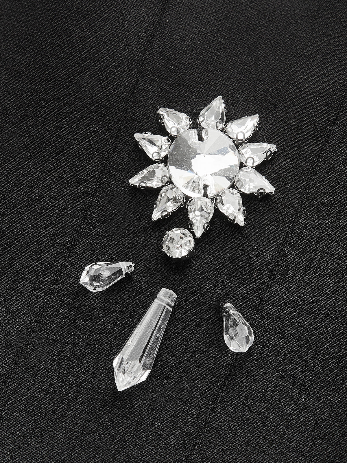 Çiçek Desenli Kristal Detaylı Fermuarlı Arka Üst