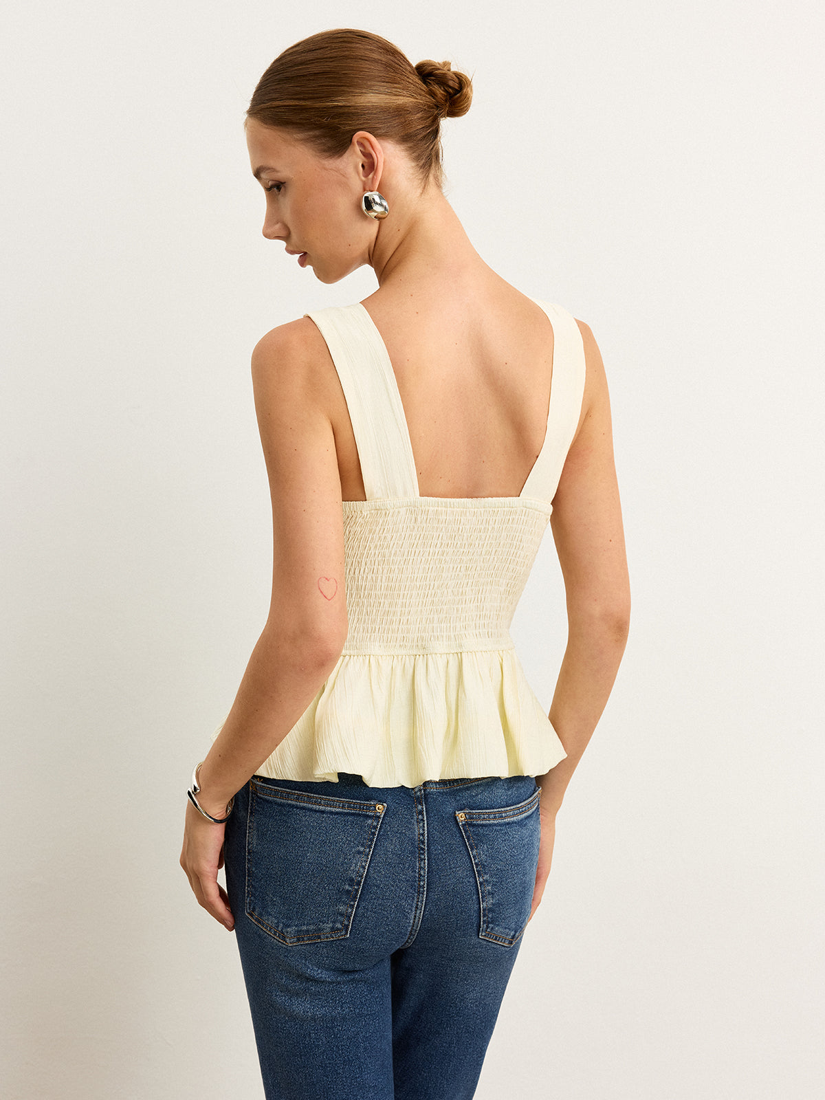 Fiyonk Detaylı, Büzgülü Ve Peplum Etekli Bluz