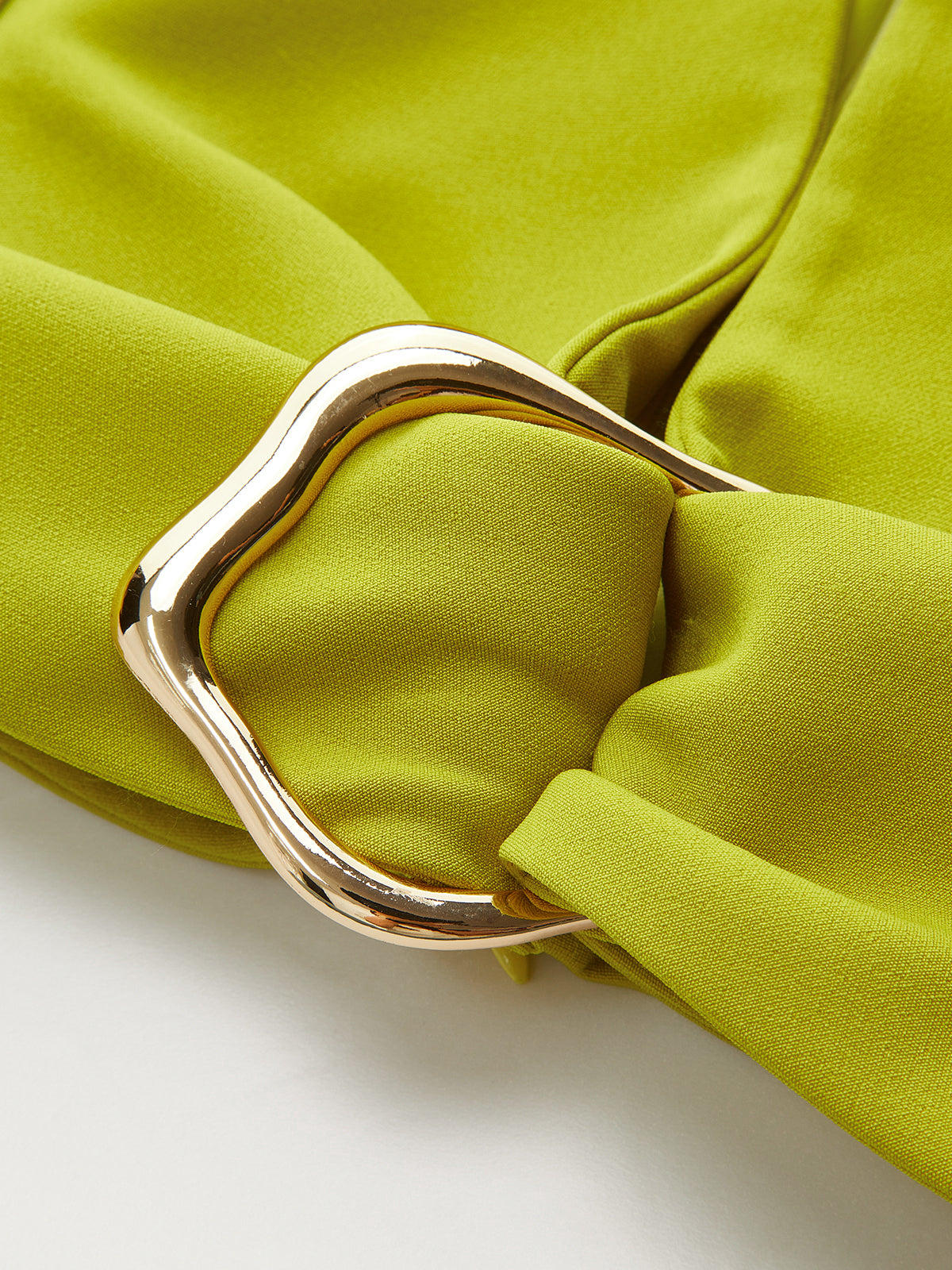 Metal Halka Detaylı Kolsuz Kısa Üst.