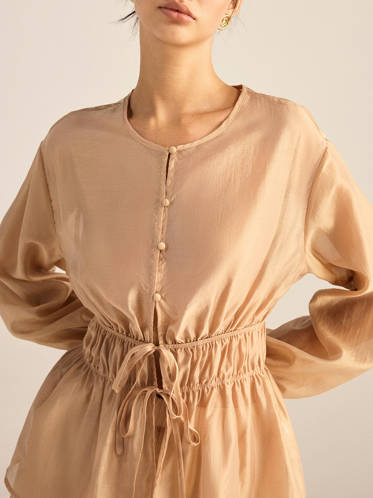 Tencel Kumaştan Bağlamalı Bel Detaylı Bluz Ve Şort Takımı