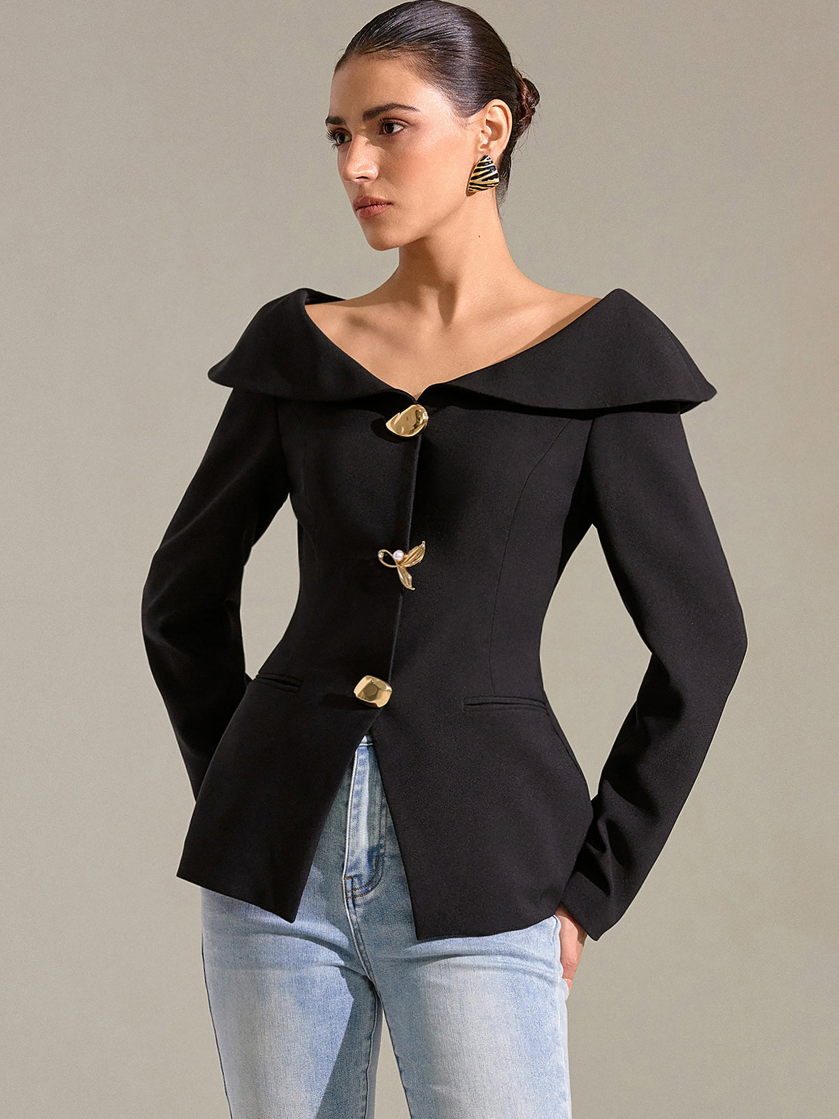 Geniş Yakalı Omuzları Açık Blazer Ceket
