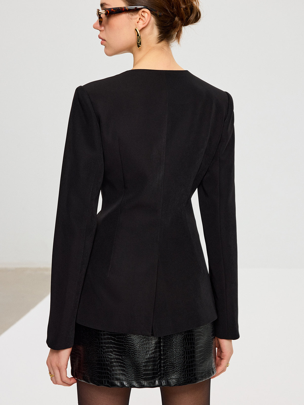 Yırtmaçlı Etekli Metal Düğmeli Blazer Ceket
