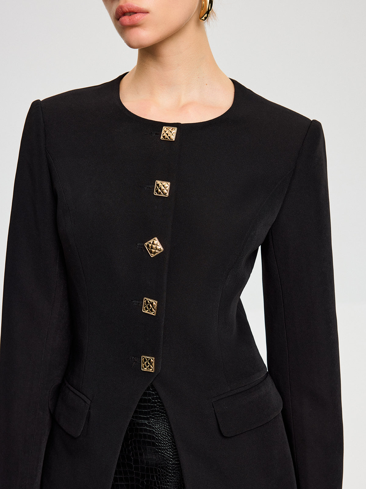 Yırtmaçlı Etekli Metal Düğmeli Blazer Ceket
