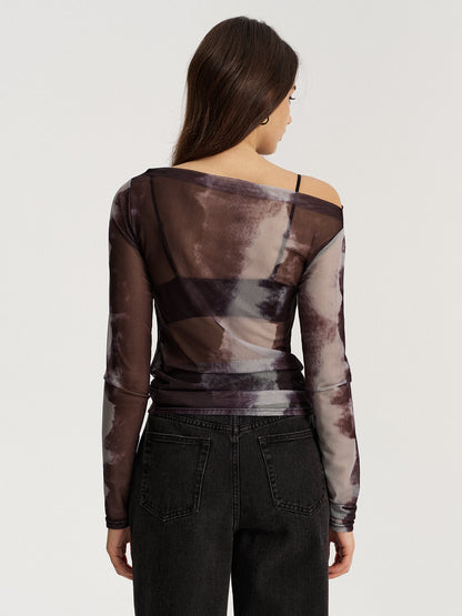 Fileli Batik Desenli Omuzları Açık Uzun Kollu Tişört