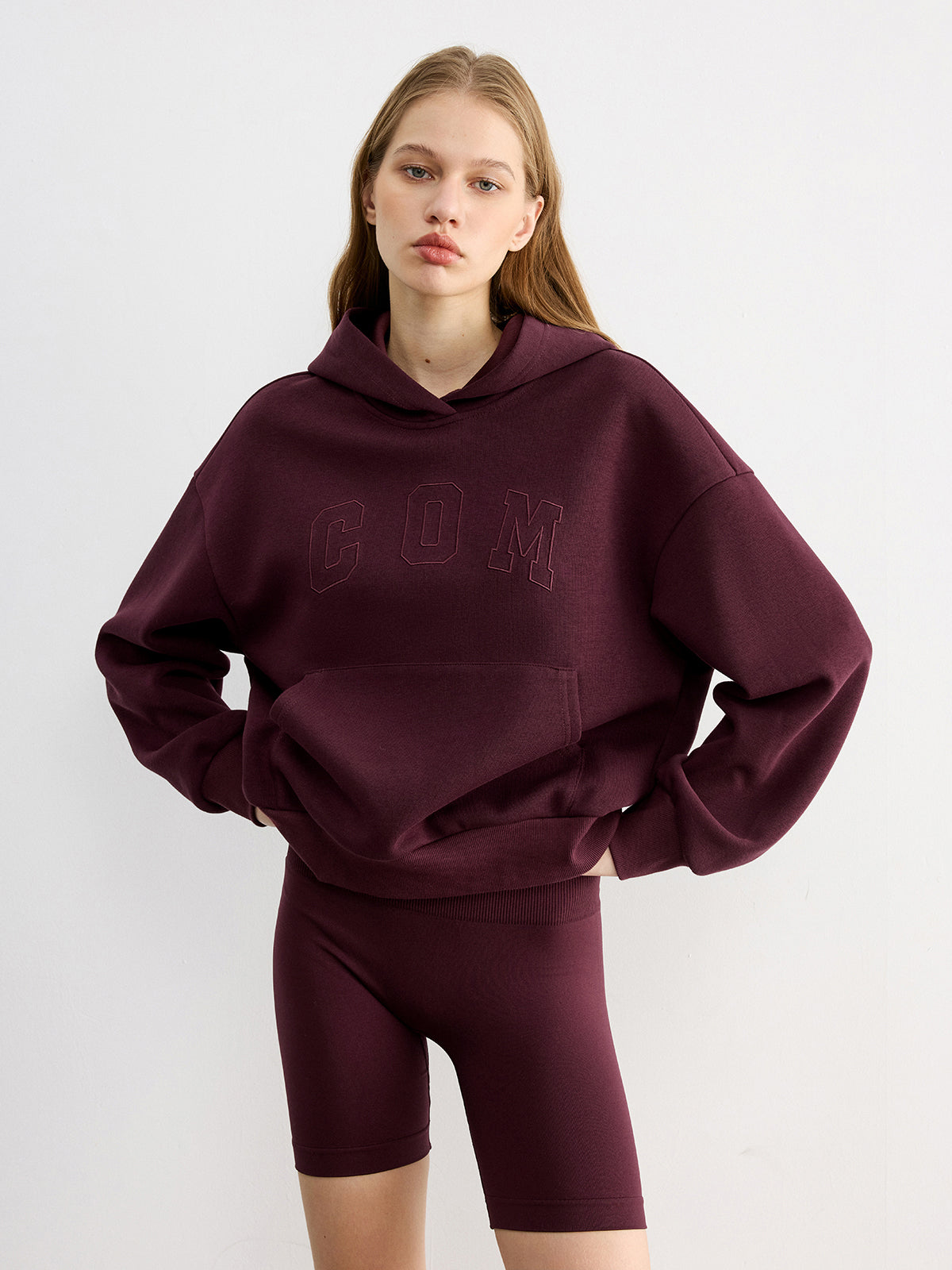 Harf İşlemeli Bol Kesim Kapüşonlu Sweatshirt