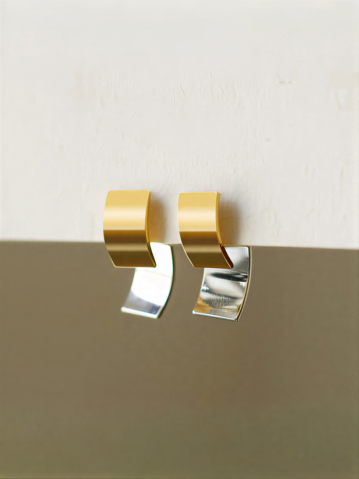 İki Tonlu Minimalist Halka Küpeler