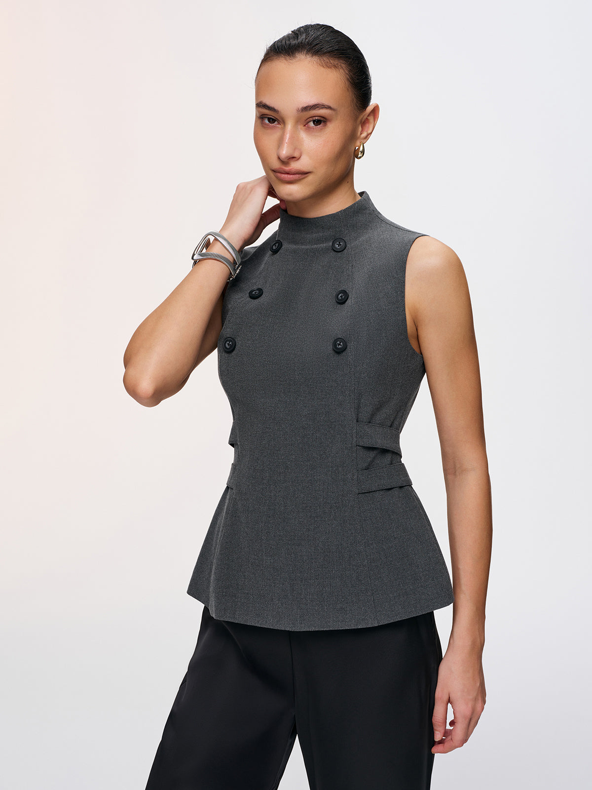 Düğme Detaylı Kolsuz Peplum Yelek