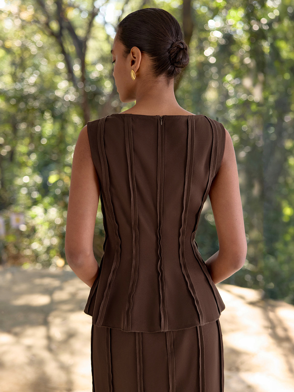 Dikiş Detaylı Peplum Kolsuz Bluz